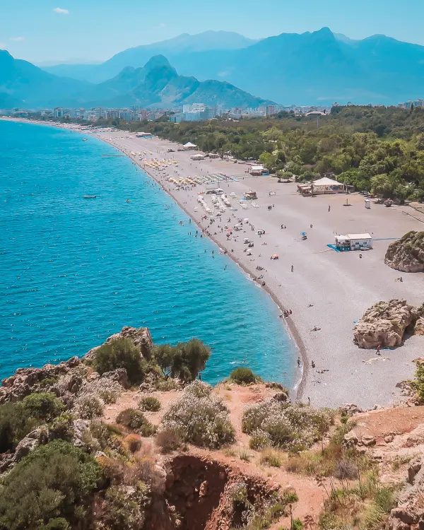 Konyaaltı Beach in Antalya with the Taurus Mountains behind